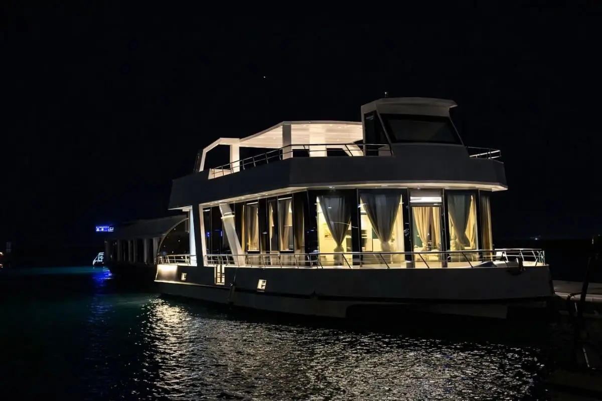 90 Ft Saadiyat House Boat — photo 4